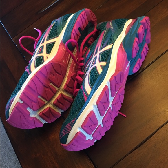 ASICS - Picture 3 of 3